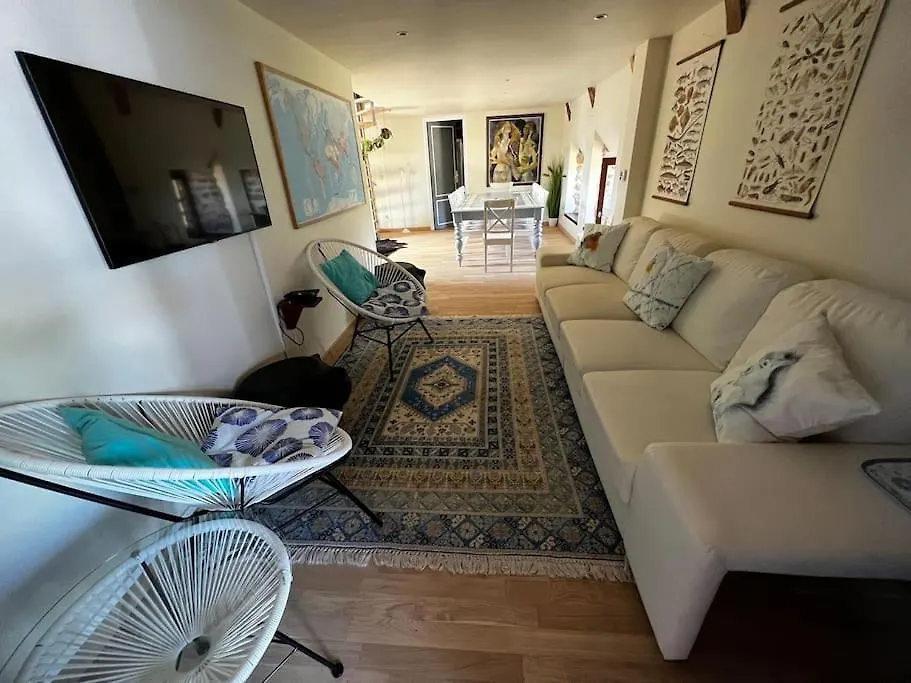 בית נופש Tremouille  Belle Maison De Vacances Avec Piscine Chauffee