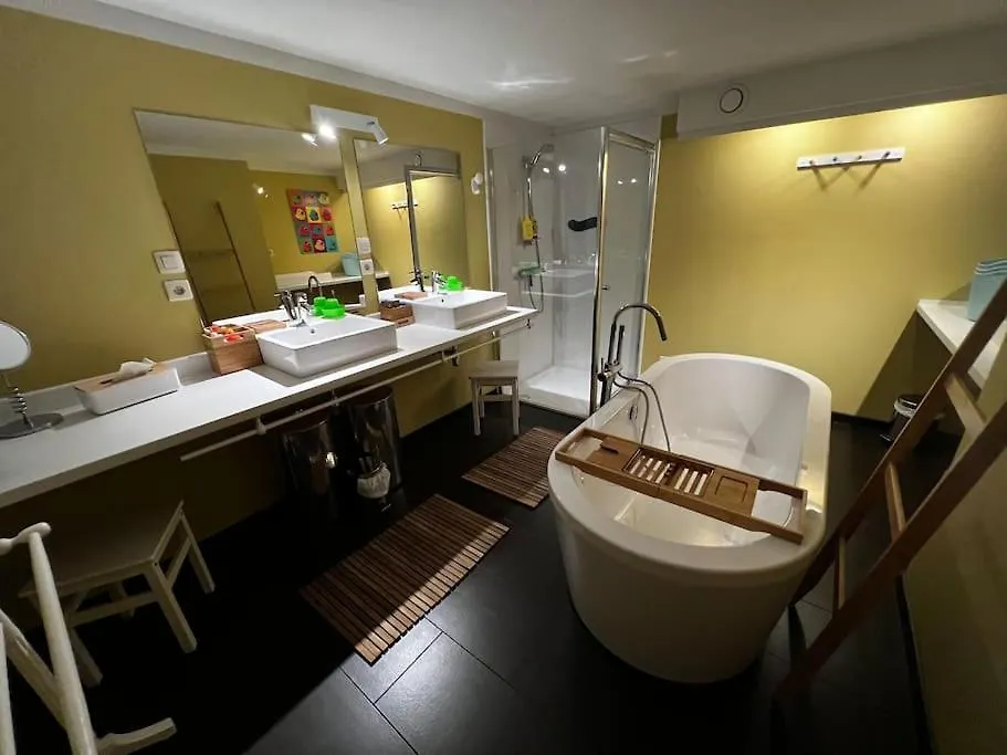 Belle Maison De Vacances Avec Piscine Chauffee Tremouille  Holiday home