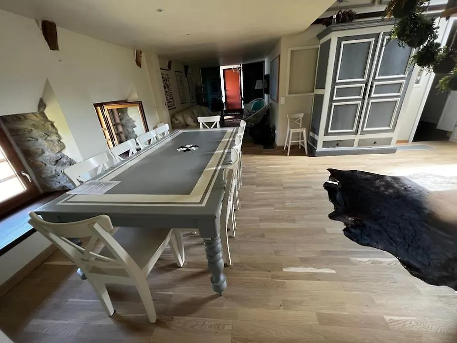 Holiday home Belle Maison De Vacances Avec Piscine Chauffee Tremouille