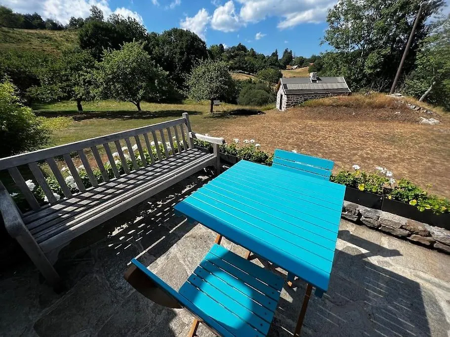 Belle Maison De Vacances Avec Piscine Chauffee Tremouille  0*, Tremouille (Cantal)