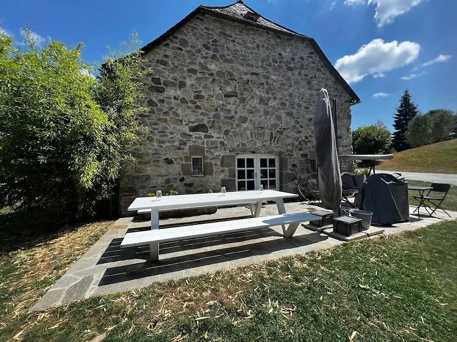 Belle Maison De Vacances Avec Piscine Chauffee Tremouille  Holiday home Tremouille (Cantal)
