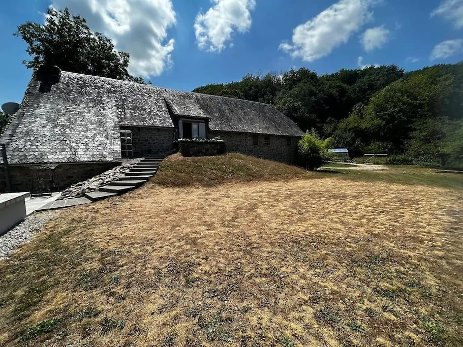 Holiday home Belle Maison De Vacances Avec Piscine Chauffee Tremouille  France