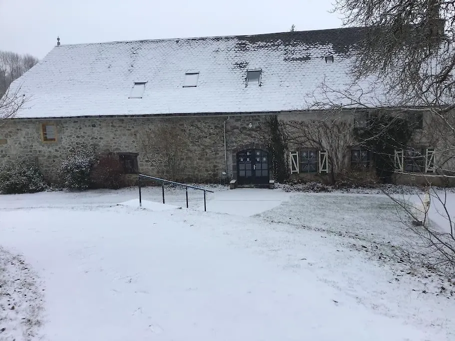 Belle Maison De Vacances Avec Piscine Chauffee Tremouille  Tremouille (Cantal)