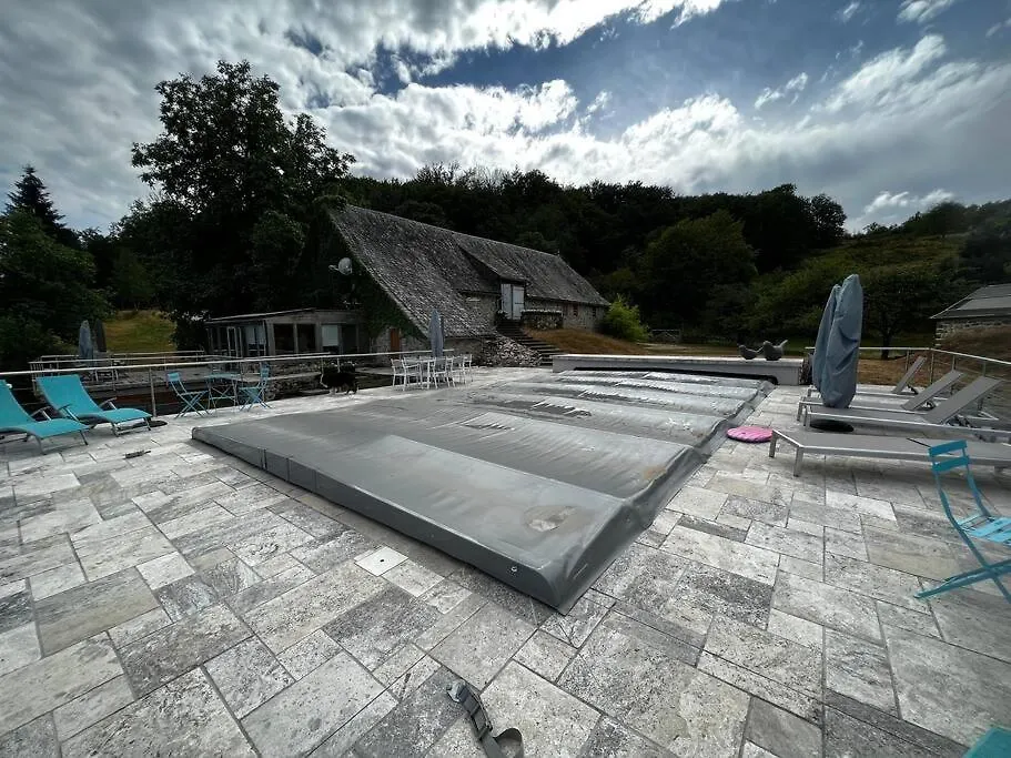 Belle Maison De Vacances Avec Piscine Chauffee Tremouille  Holiday home